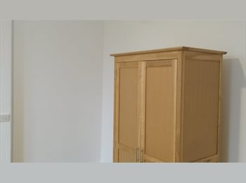 Roomgo UK - Dundee City Centre Flat, Dundee - £400 pcm