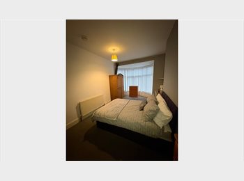 Roomgo UK - Furnished Room in Edgbaston | All Bills & Wi-Fi Included | Great Location, Beech Lanes - £85 pcm