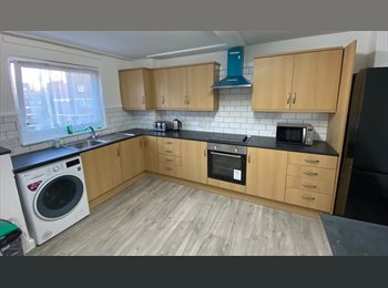 Roomgo UK - Double | Bills Inc | Overground+Jubilee | Cleaner, Rotherhithe - £825 pcm