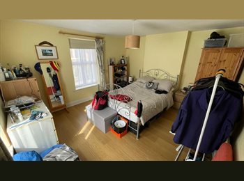 Roomgo UK - Portswood House share, Portswood - £310 pcm