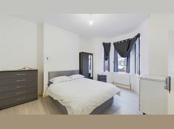 Roomgo UK - Two Double Rooms in Shared House – E12  Forest Gate, Manor Park - £788 pcm