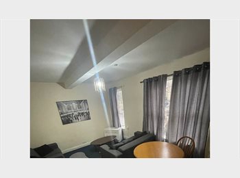 Roomgo UK - 4 BED FLAT AVAILABLE, Sharrow - £495 pcm