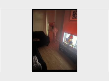 Roomgo UK - Spacious double room in Longsight, Longsight - £675 pcm