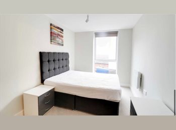 Roomgo UK - Lovely Double Bedroom With Large Window, Castlefield - £490 pcm
