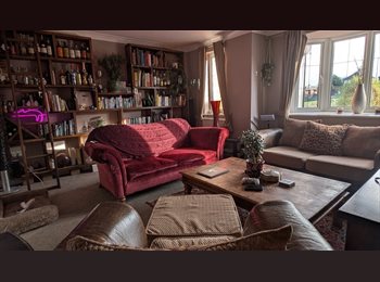 Roomgo UK - MASTER BEDROOM, BILLS INC - ENSUITE + GYM/SAUNA, New Farnley - £950 pcm