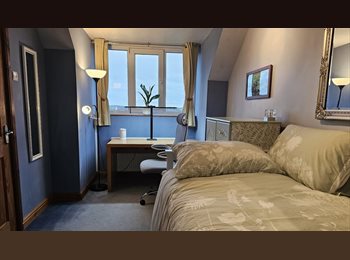 Roomgo UK - Private Room • All Bills • Wingerworth S42, Chesterfield - £625 pcm