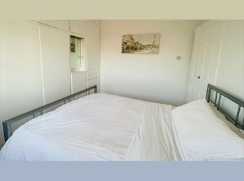 Roomgo UK - Lodger (Double Room Newly Refurbished), Mill Hill - £850 pcm