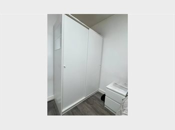 Roomgo UK - Room's in Woodhouse, Potternewton - £340 pcm