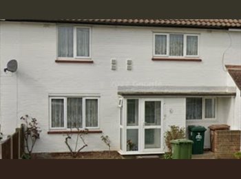 Roomgo UK - Room for rent, East Bedfont - £1,100 pcm