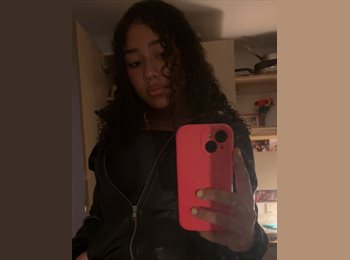 Roomgo UK - Savannah - 18 - Leeds