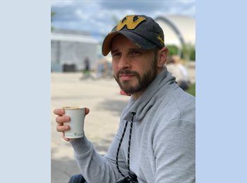 Roomgo UK - Piero - 43 - Camberley