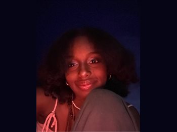 Roomgo UK - Nailah - 18 - Sheffield