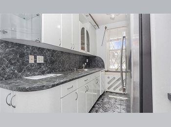Roomgo US - Elegant & Spacious 1-Bedroom Residence in a Prime Location, Brighton Beach - $1,000 pm