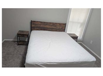 Roomgo US - 1 Bedroom with Private Bath in safe area, Gresham Park - $950 pm