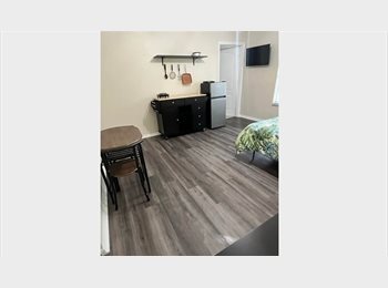 Roomgo US - Private Room for Rent with Private front Entrance, Port St. Lucie - $900 pm