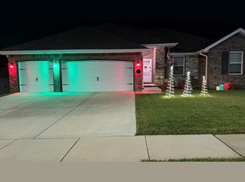 Roomgo US - Available bedroom and bath in upscale Nixa subdivision, United States - $1,000 pm