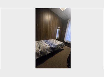 Roomgo US - Se alquila una habitación para una mujer trankila por 900 dólar , Room for rent for $900, Ridgewood - $900 pm