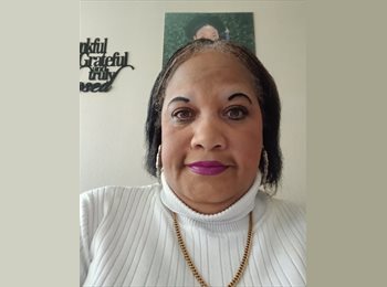 Roomgo US - Laneesha Taylor  - 54 - Lomita