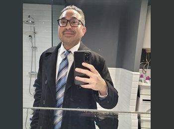 Roomgo US - Damien - 45 - Los Angeles