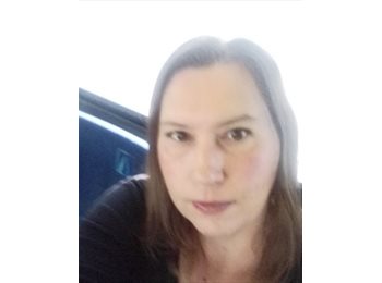 Roomgo US - Loni - 43 - Irvine