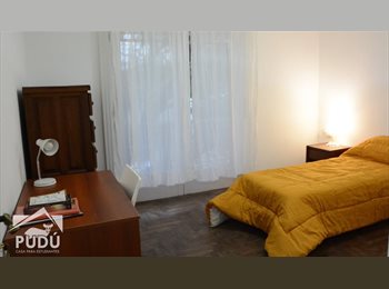 Roomgo AR - Habitación compartida en Casa para estudiantes mixta con parque y pileta, La Plata - AR$ 270.000 pm