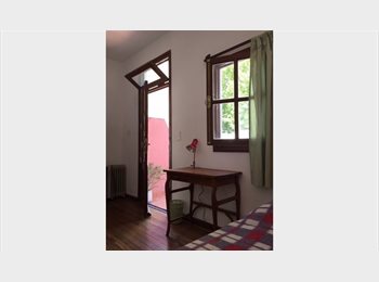 Roomgo AR - Habitación en casa compartida en Boedo, Buenos Aires - AR$ 400.000 pm