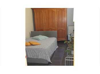 Appartager BE - chambre meublée avec lit double, Drogenbos - 470 € pm