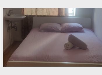 Appartager BE - Double room 1 near Schuman, next to lake in Square Marie-Louise, Ixelles-Elsene - 600 € pm