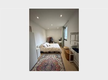 Appartager BE - Large room available in a shared house – Jette municipality, close to Simonis metro, Broutin tram, Jette - 800 € pm