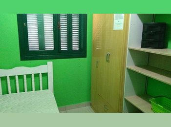 Roomgo BR - QUARTO TOP DE LINHA ÓTIMO NÍVEL SOCIAL, Caxias do Sul - R$ 550 Por mês