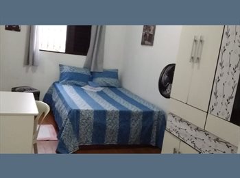 Roomgo BR - Quarto Grande Individual em Excelente Casa de Perdizes, Perdizes - R$ 1.350 Por mês