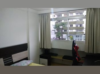 Roomgo BR - Quarto individual 13 m2 mobiliado no Bigorrilho (Champagnat), Curitiba - R$ 1.200 Por mês
