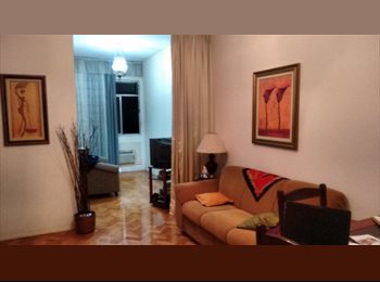 Roomgo BR - QUARTO DE FRENTE, AMBIENTE FAMILIAR, PRAIA DE COPACABANA., Leme - R$ 1.800 Por mês