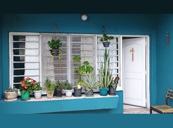 Roomgo BR - quarto para moça no Brooklin  Em Vila fechada, Moema - R$ 1.200 Por mês