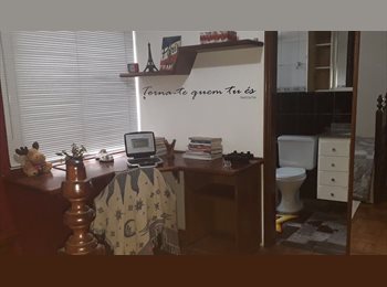 Roomgo BR - Suíte para moças bairro Campo Belo Rua, Campo Belo - R$ 1.350 Por mês