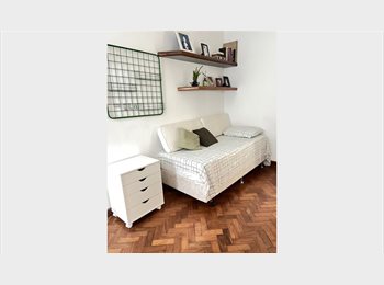 Roomgo BR - Quarto de solteiro próximo a Puc, Leblon - R$ 4.000 Por mês