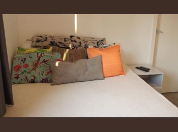 Roomgo BR - Alugo Studio 8, Pinheiros - R$ 2.000 Por mês