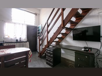 Roomgo BR - Kitnet completa em ambiente seguro e organizado próximo a Linha Lilás de metrô, Santo Amaro - R$ 2.000 Por mês