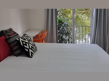 Roomgo BR - Alugo studio com sacada, Pinheiros - R$ 2.700 Por mês