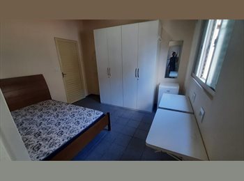 Roomgo BR - Suíte ampla e mobiliada (cama queen) na Zona Sul - Quarto 9, Belo Horizonte - R$ 1.850 Por mês