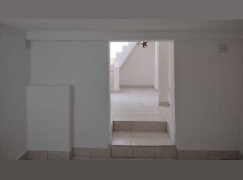 Roomgo BR - Alugo quarto cozinha banheiro sala próx. metrô Sacomã, Ipiranga - R$ 800 Por mês