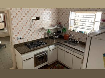 Roomgo BR - suíte individual para uma pessoa, Butantã - R$ 1.200 Por mês