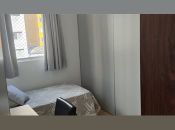 Roomgo BR - Quarto Individual, Curitiba - R$ 1.300 Por mês