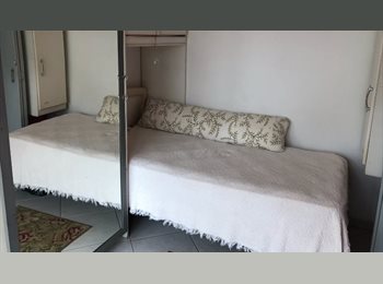 Roomgo BR - Quarto com sacada, Santo Amaro - R$ 1.700 Por mês