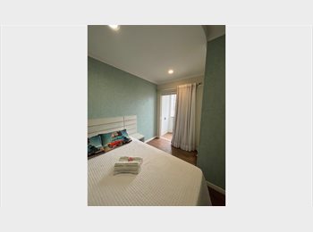 Roomgo BR - Suite 5, Itajaí - R$ 1.800 Por mês