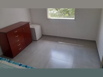 Roomgo BR - Quarto proximo à estacao berrini da cptm, Moema - R$ 1.150 Por mês