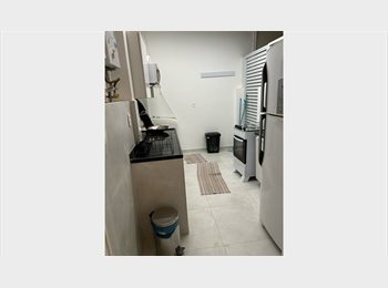 Roomgo BR - casa azul, Catete - R$ 1.500 Por mês