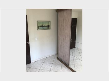 Roomgo BR - Quarto Cristo Rei/Alto da XV, Curitiba - R$ 1.200 Por mês