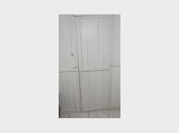 Roomgo BR - Alugo quarto c/ agua, luz e internet inclusos, Brasil - R$ 250 Por mês