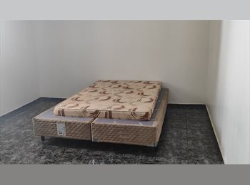 Roomgo BR - Quarto bairro Neva, Brasil - R$ 550 Por mês